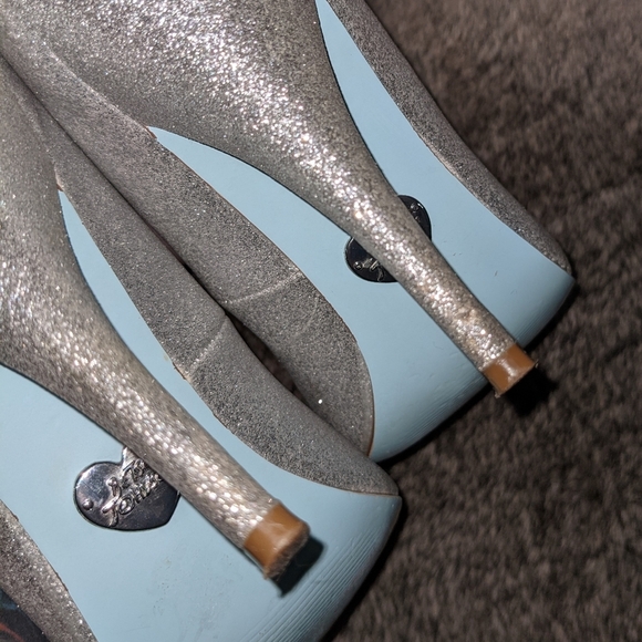 Betsey Johnson Altar Pumps Silver Women's 7 - Picture 9 of 11